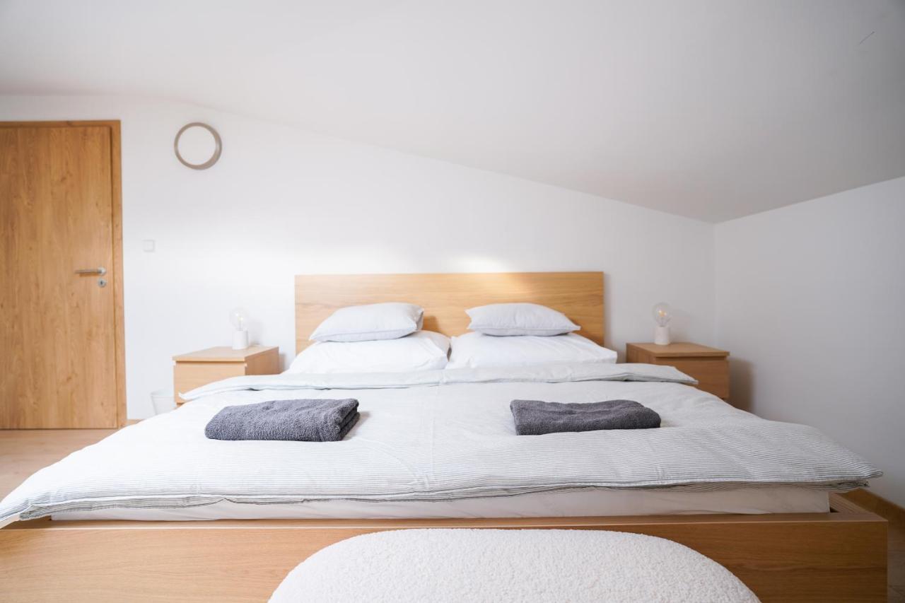 The Dante Villa Apartments Прага Экстерьер фото