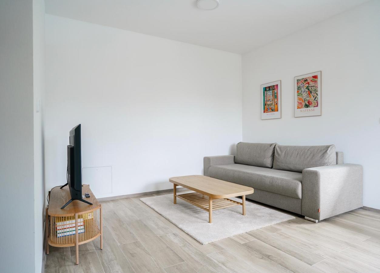 The Dante Villa Apartments Прага Экстерьер фото